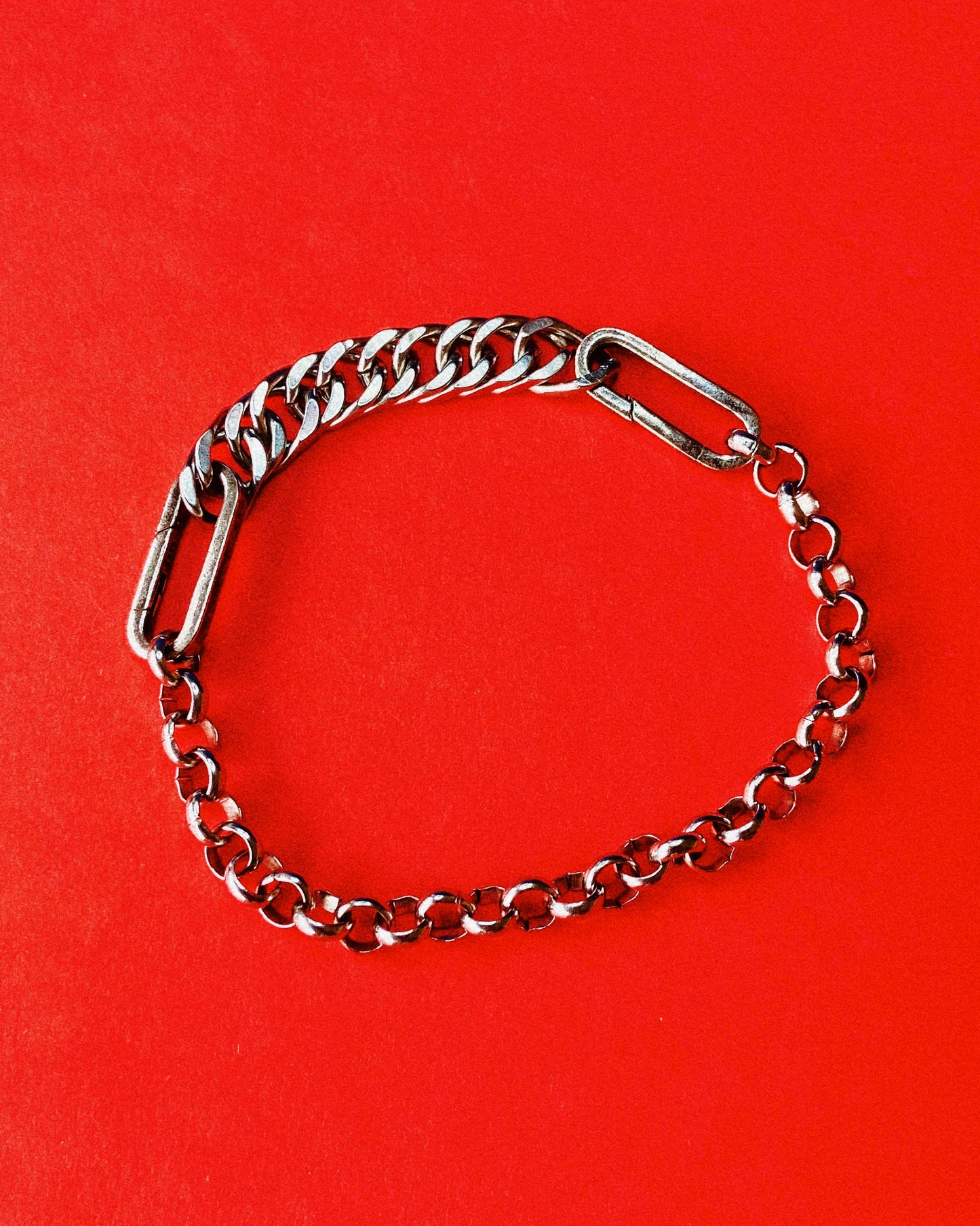 CHAINED BRACELET
